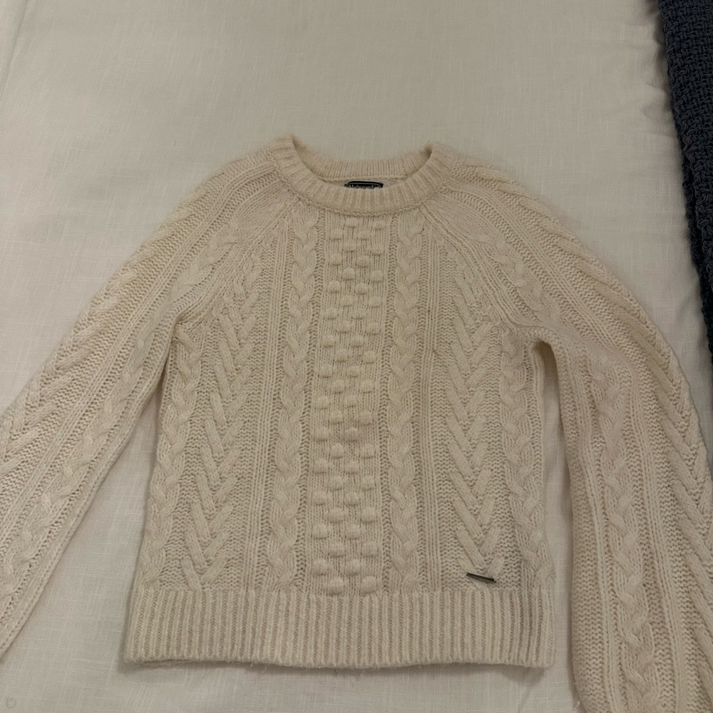 Abercrombie & Fitch Ivory Cable Knit Sweater